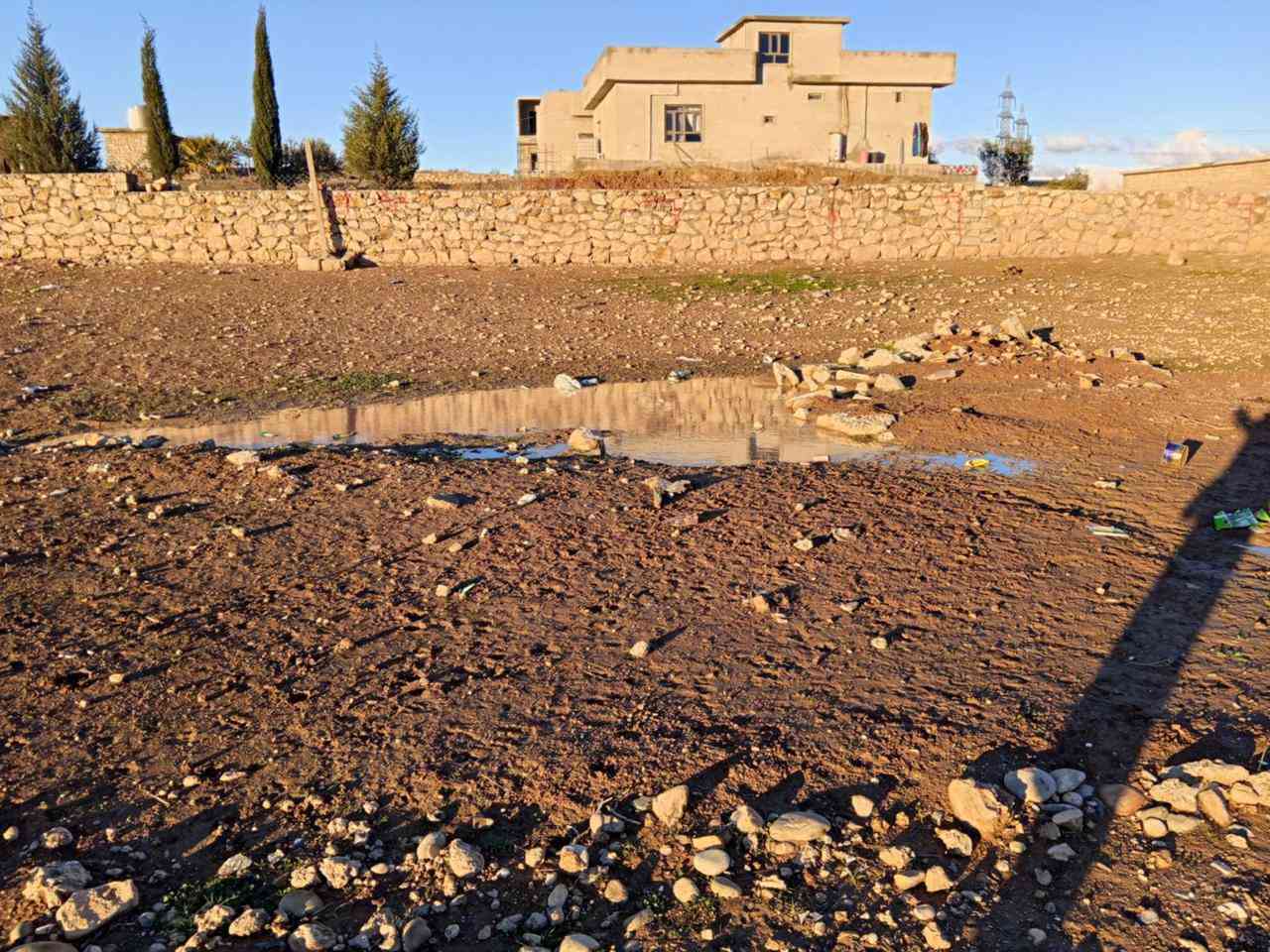 سلام عليكم يوجد قطع اراضي للبيع خلف كليه الحياء مساحات اكثر من قطعه خدمات كهربا سعر 9 بي مجال اراضي استثماريا بيع مستعجل لتواصل ***********
***********
