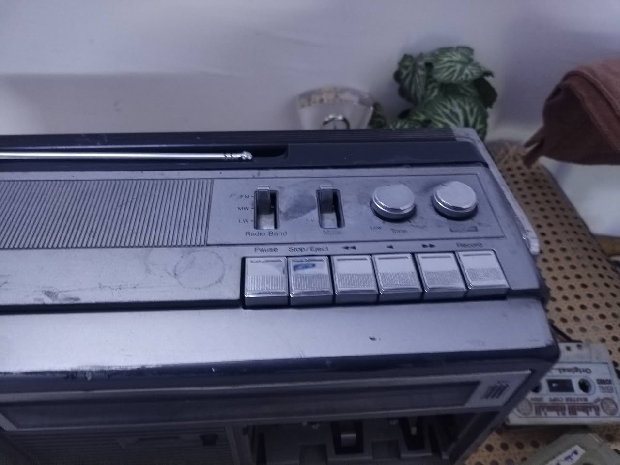 مسجل راديو تلفزيون ياباني شغال بس التلفزيون شغال بس مااعرف متلع صوره نظيف قبق مسجل نقص سعر مراسله خاص غير متواجد بل تعليقات


**إذا كنت صاحب هذا الإعلان وتريد حذفه لأي سبب، رجاءا أرسل رسالة إلى الدعم الفني**