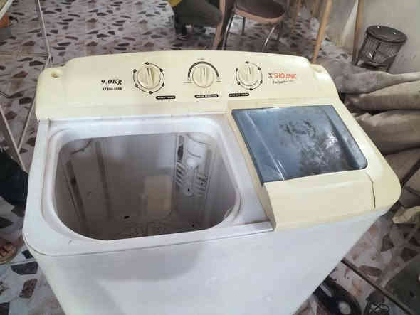 غساله 9كيلو البيع  سعره 60وبيا مجال 
*********** كركوك  حي العروبه
