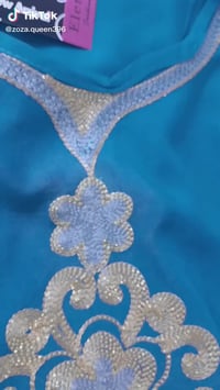 أخضر • نقشة ورود • دانتيل فخم