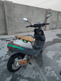 دراجه بطه للبيع السعر ١٥٠ وبيهه مجال بصيط دراجه شغاله كابريتر جديده با...