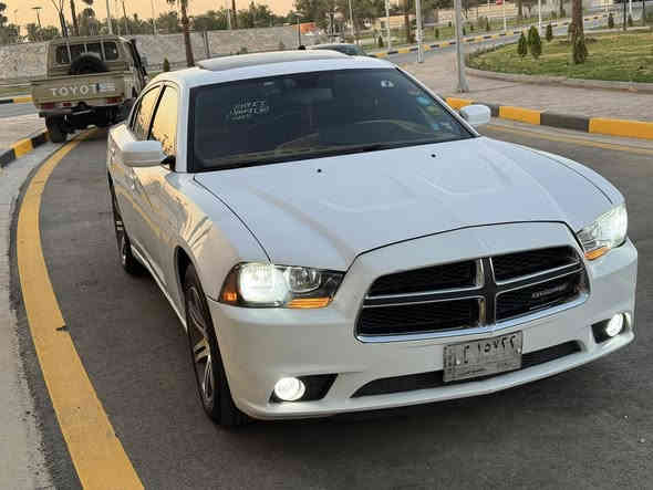 سلام عليكم دوج جارجر 2014ابيض خليجي فول مواصفات 
فتحه سقف 
غرفه جلد احمر 
شفتات ستيرن
كير ماوس 
شاشه جبيره 
هواي بيهه موصفات معروف الخليجي

سياره جديده صار شهر من امبدل كير ومكينه وعربانه خلفيه وضفيره مال 17سياره مصروف عليهه تخم تاير جديد 
ويل خليجي سياره ما يحتاج ألهه ربع 
رقم جديد دولي بسمي بغداد 
سياره بيها جاملغ وبنيد مبدلات نفس ألون جاملغ خلفي مصبوغ نصه 
العنوان بغداد الشعب  

ما متواجد ع فيس 
رقمي ***********
