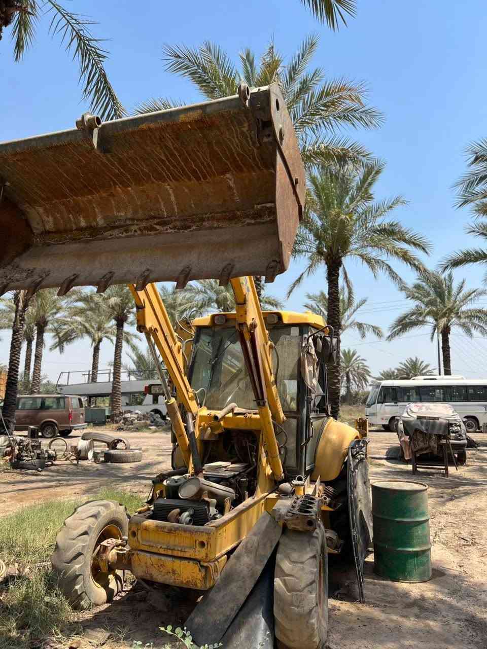 حفارة موديل 2009 رقم بغداد ناقصها بس تجفيت محرك خابطة فقط بدون كازكيت مكان بغداد السعر 80 ورقة لللاستفسار ***********
