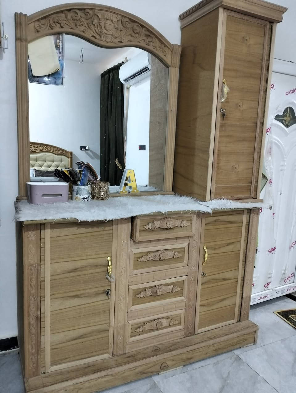 السلام عليكم
غرفه تزكام إم 5طابقين كلش كلش نضيف اخت جديده مامصبوغه مكان ديوانيه سعرهه 850للبيع للاستفسار الاتصال ***********واتساب
