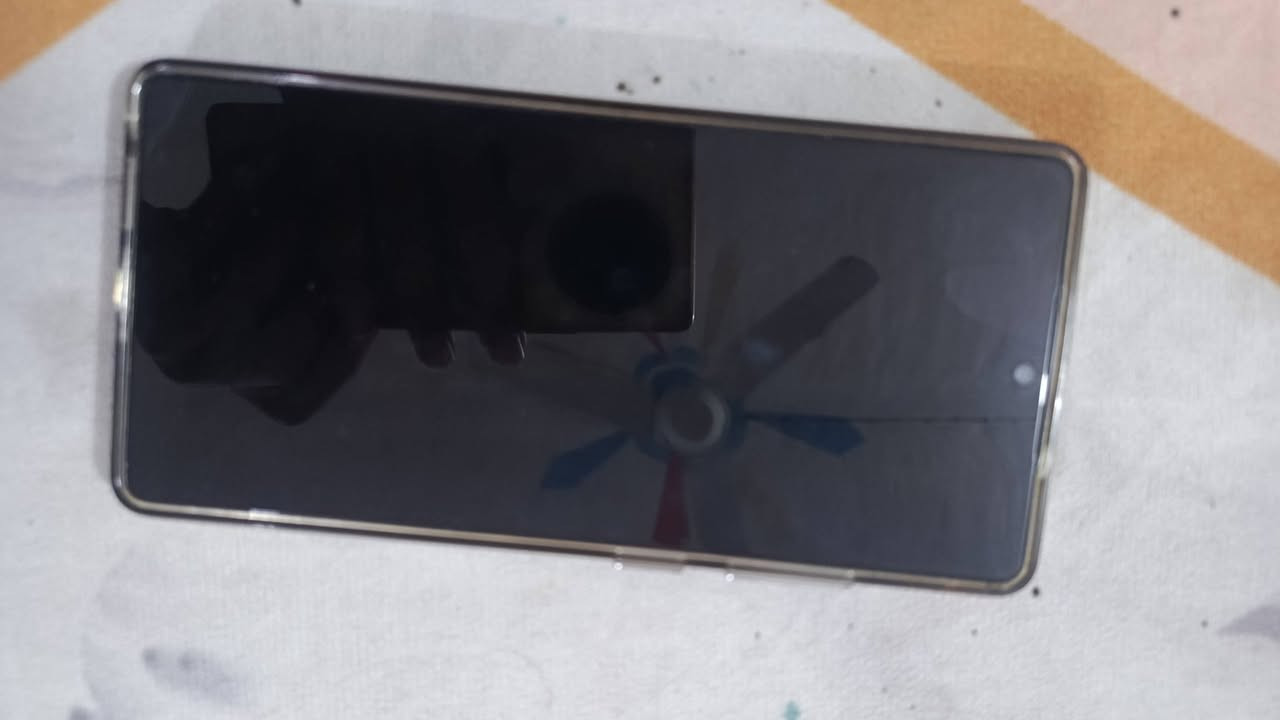 Samsung S25 Ultra 
النضافه 100/100 بعده بكارت الضمان 

ذاكرة 256  ملحقاته كلها كامله


**إذا كنت صاحب هذا الإعلان وتريد حذفه لأي سبب، رجاءا أرسل رسالة إلى الدعم الفني**