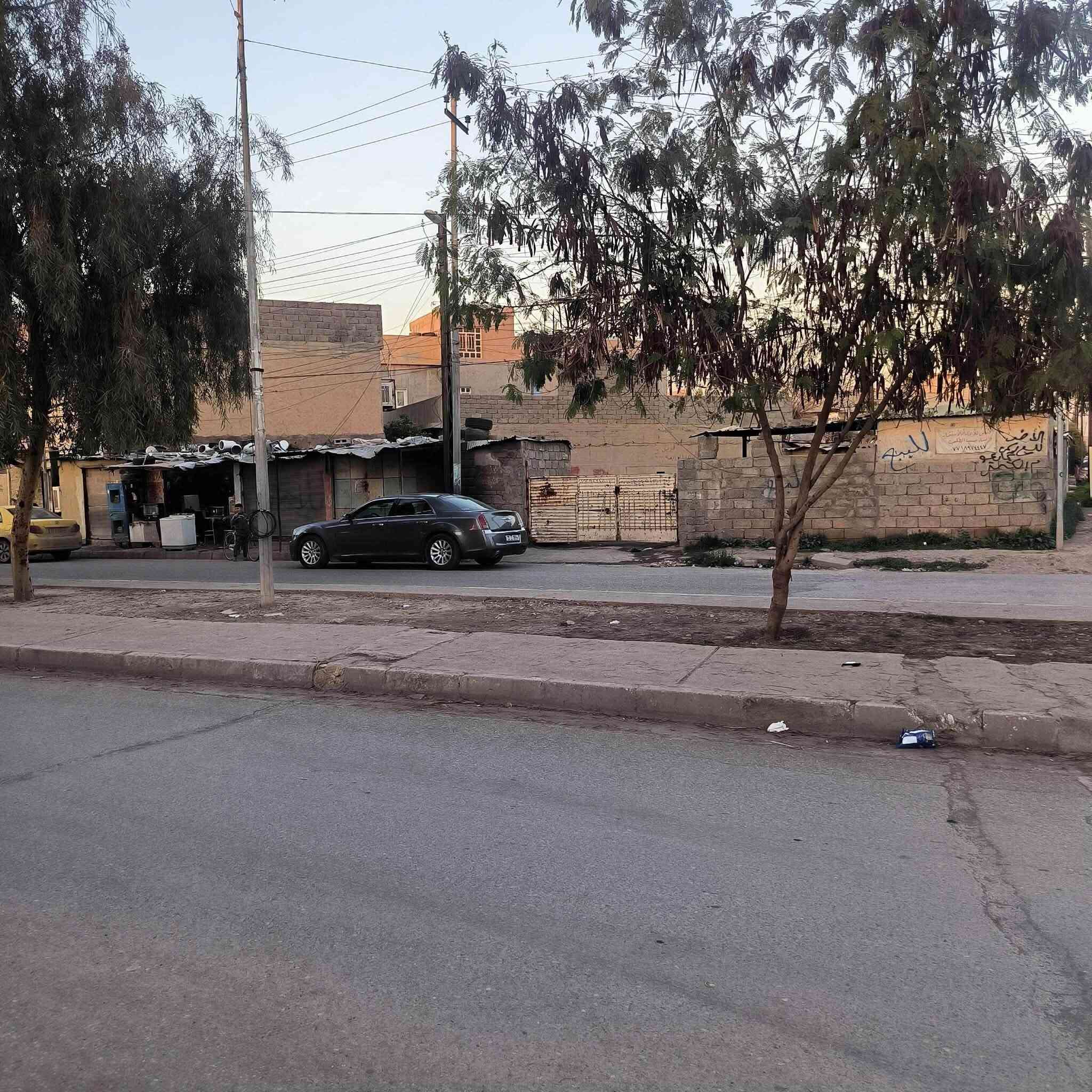 #عروض_عـقـارات_مـكـتـب_الـكـنـز🏘
#ارض تجارية للبيع 

#المساحة 259.70م

#واقع_حال 400م 

#واجها 28م 

#الارض ركن على السايدين مباشرة وعلى ثلاث شوارع 

#الموقع موصل حي سومر مقابل جامع قباء قرب مول تيم مارت للتسوق 🏰

#جنس_العقار ملك صرف طابو الزهور ✅

#سند 2024 وتتكاتب مع الشرعي ✅

#موقع_الارض ممتاز ✔️

#ملاحظه الارض تصلح لمشروع تجارية ✔️

#السعر اتصل على الرقم المبين بل منشور ↪️

⬇️⬇️

#الهاتف 📲*********** ابو زيـد ➡️ 

#واتساب📲 *********** محمود➡️

#مـكـتـب_الـكـنـز_لـتـجـارة_الـعـقـارات 

#موصل_حي_سومر_مقابل_ساحة_الغاز_قرب_أفران_قباء 🔸 اذا كنت تملك عقار للبيع اتصل بنا

