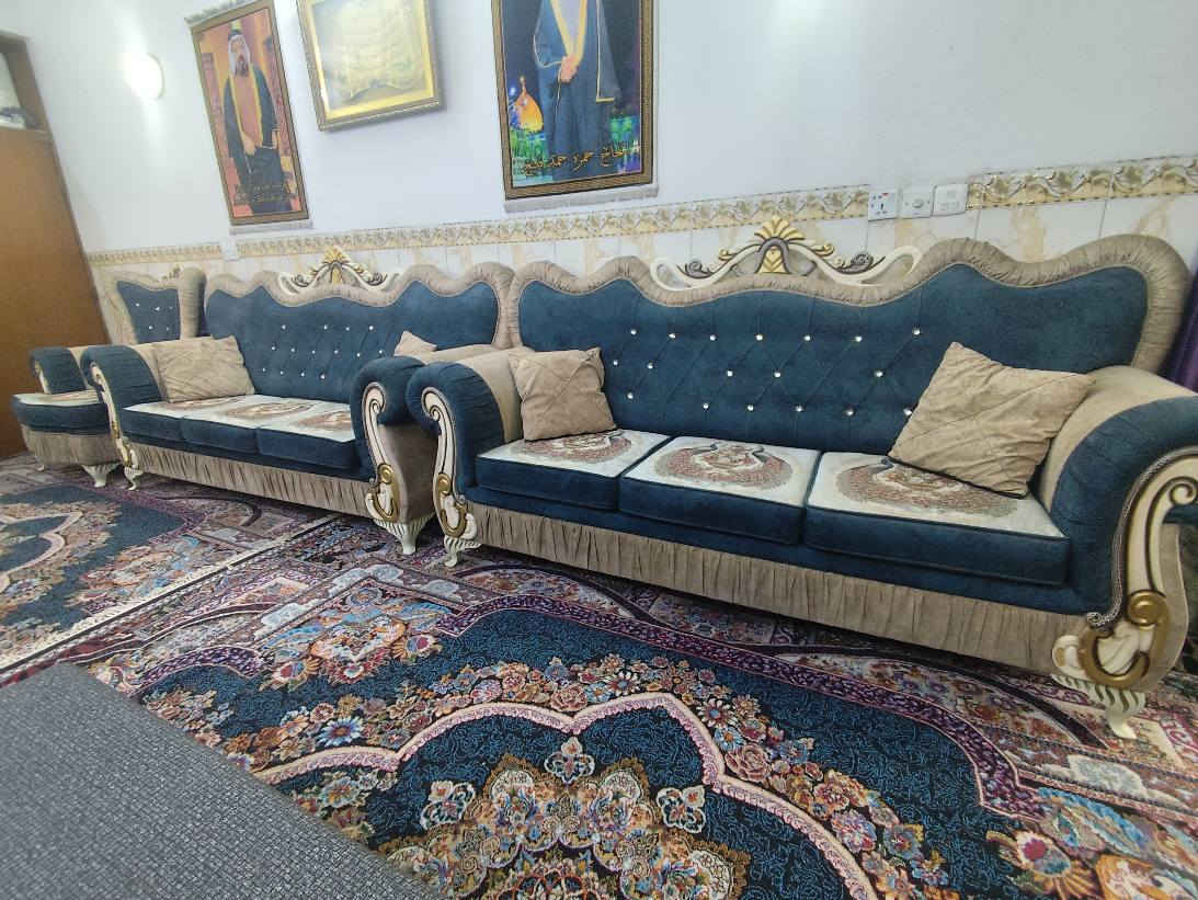 للبيع 🔥
تخم قنفات ملكي 10 مقاعد 👑🛋️
فخم ومرتب يليق بالبيت الراقي ✨

نظيف جدًا جدًا 💯
ما بي أي عيب أبدًا ✔️
نسبة النظافة 99%

🎨 اللون: بيجي ويا أزرق – لون هادئ وراقي
💎 شغل توصاه درجة أولى وثقيل يتحمل

💰 السعر: 375 ألف وبي مجال بسيط للجادين

📍 بغداد – حي الجامعة، نهاية شارع المصرف قرب الجمعية
📞 للاستفسار: *********** بغداد, العراق
