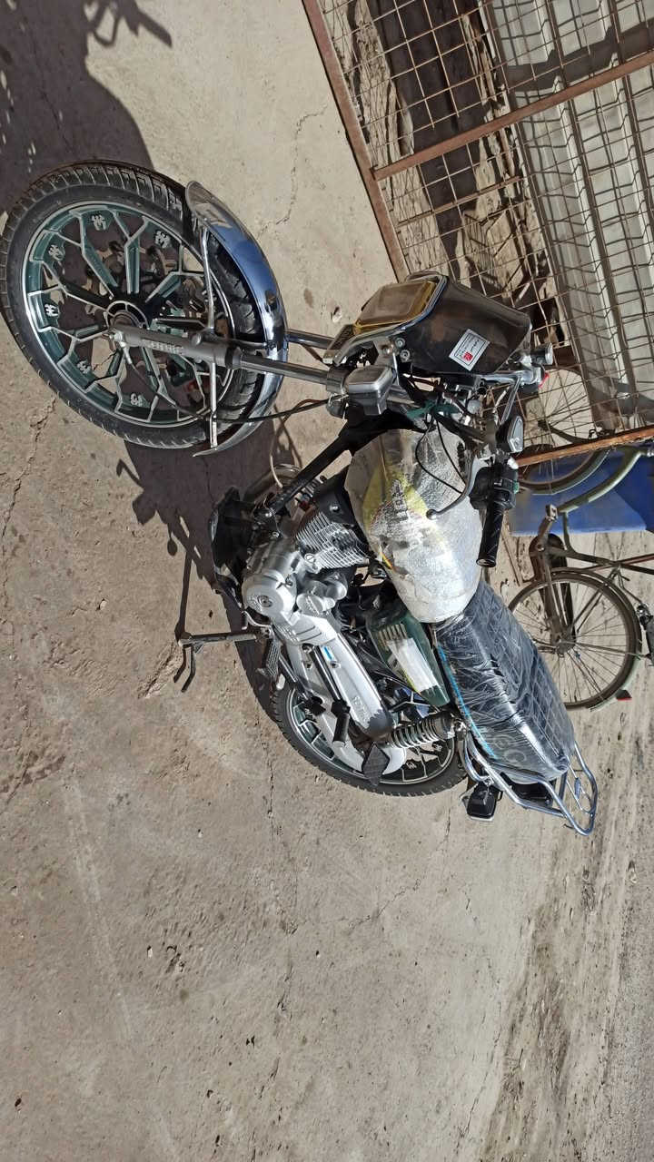 سلام عليكم دراجه سيفان 2025 البيع السعر 800 وبيه مجال، ***********
