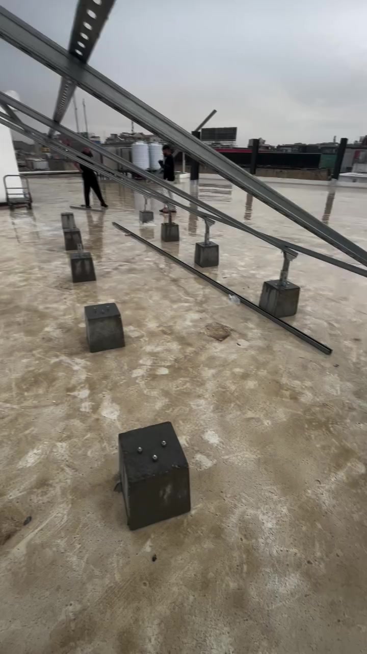 تنفيذ هيكل طاقة شمسية لعدد 12 لوح ☀️

🔩 الهيكل: حديد ميكانو مغنير سماكة 1.85 ملم (ضمان)
🧱 الصبات: وزن 60 كيلو لضمان الثبات
⚙️ القدم: سماكة 3 ملم (ثقيل ومتين)

👷‍♂️ تنفيذ بإشراف: المهندس غيث
📞 للحجز والاستفسار: ***********
