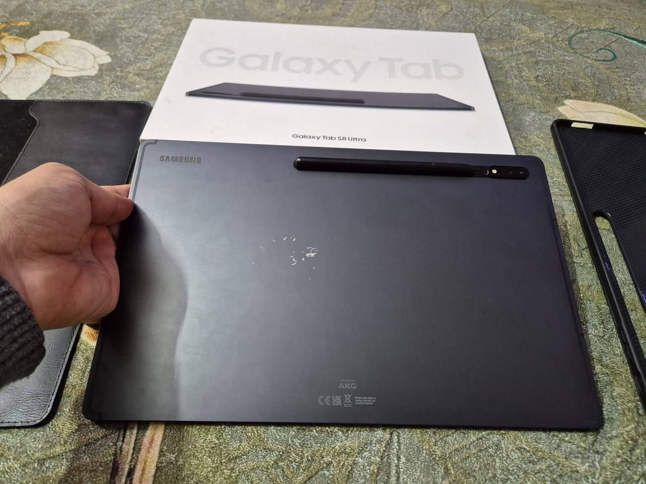 سامسونك تاب اس ٨ الترا Tab S8 ultra
ذاكرة ٢٥٦ اللون اسود wifi كامل ملحقات حجم الشاشة 14.6 انش نظيف جداً (فقط شخط بالظهر واضح بالصورة)
بيه لاصق شاشة + گفر دفتري
السعر 850 الف وبيه مجال
المكان بغداد/ حي اور


**إذا كنت صاحب هذا الإعلان وتريد حذفه لأي سبب، رجاءا أرسل رسالة إلى الدعم الفني**