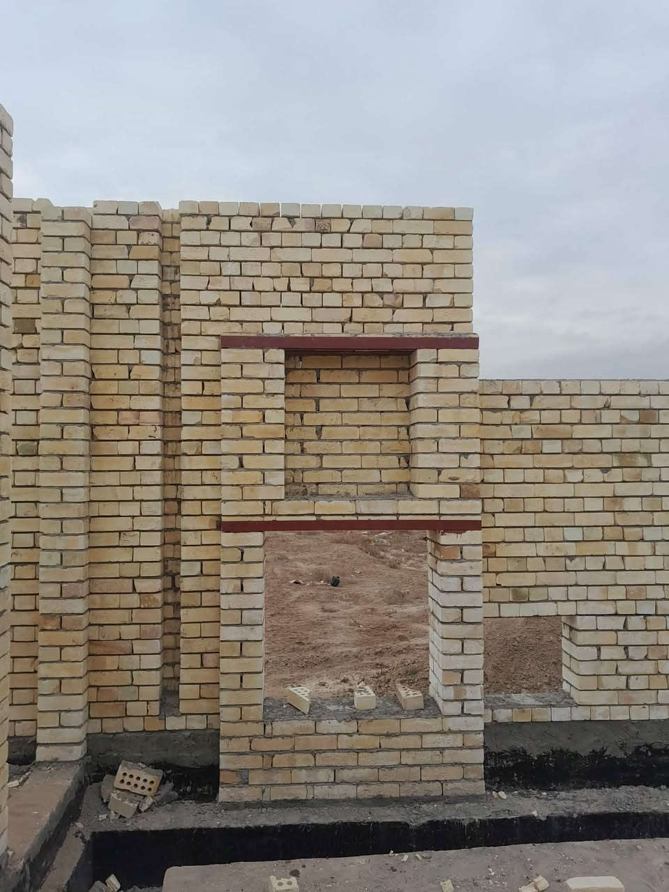 ﴿ بِسْمِ اللَّهِ الرَّحْمَٰنِ الرَّحِيمِ ﴾
من مراحل العمل في أحد مشاريعنا،
نحرص على الدقة في التنفيذ، وجودة البناء .

🔹 أعمال بناء كاملة وجزئية
🔹 التزام بالمواصفات والوقت
🔹 خبرة ميدانية وثقة بالعمل

📞 للاستفسار والتواصل: (***********)
