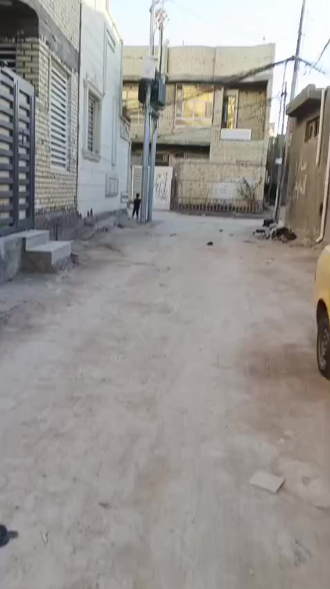 دارطابو٢٥ مساحه ٢٠٠م الواجهه ١١م مع فضله خلفيه ٤٠متر/يحتوي ع ٤غرف نوم وأستقبال وصاله ومطبخ حار وبارد وصحيات داخليه وخارجيه... مكان مميز قريب ع الامام الحسين ع... كربلاء المقدسه يبعد على فلكة كنطرة السلام حوالي ١٥٠ الى ٢٠٠م///🌹(***********)
