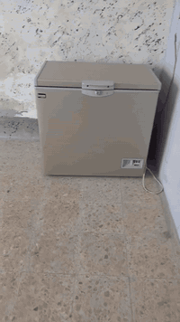 للبيع السعر ٢٠٠ الف وبيهه مجال  نضافة كدامكم نضيفه كلش 
نجف حي الانصار 
للاستفسار ***********
