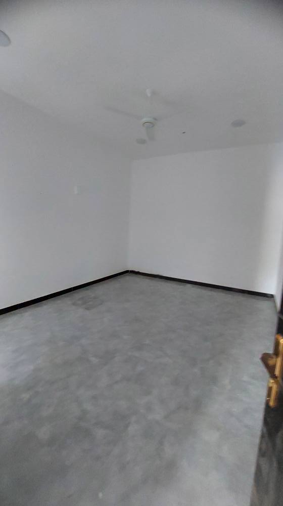 🏡🔥 بيت حديث للبيع – فرصة ما تتعوض!
📍 البصرة – أبي الخصيب – السبيليات (قريب للشارع الداخلي)
📐 170 متر
سعره ٦٥ وبي مجال 
📄 طابو زراعي عراقي
✨ يحتوي على:
غرفة + صالة + مطبخ + ديوانية + صحيات داخلية وخارجية
🏠 بيت جديد جاهز… تستلمه بنفس اليوم!
📞 *********** البصرة, العراق
