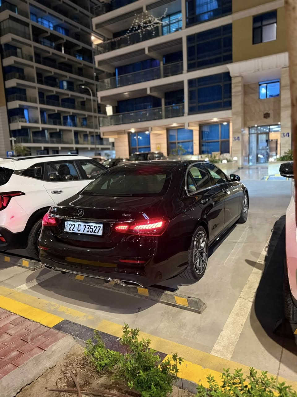 سلام عليكم مارسيدس E200 موديل 2022 وكاله Bcm خليجيه Amg رقم اربيل مغلفه ppf ماشيه 49 الف كم بيها بارد بالجاملغ الخلفي يم قبغ البانزين هزه وتحويل جديد 
السعر المطلوب 40500 لزياده المعلومات الاتصال ب ***********
