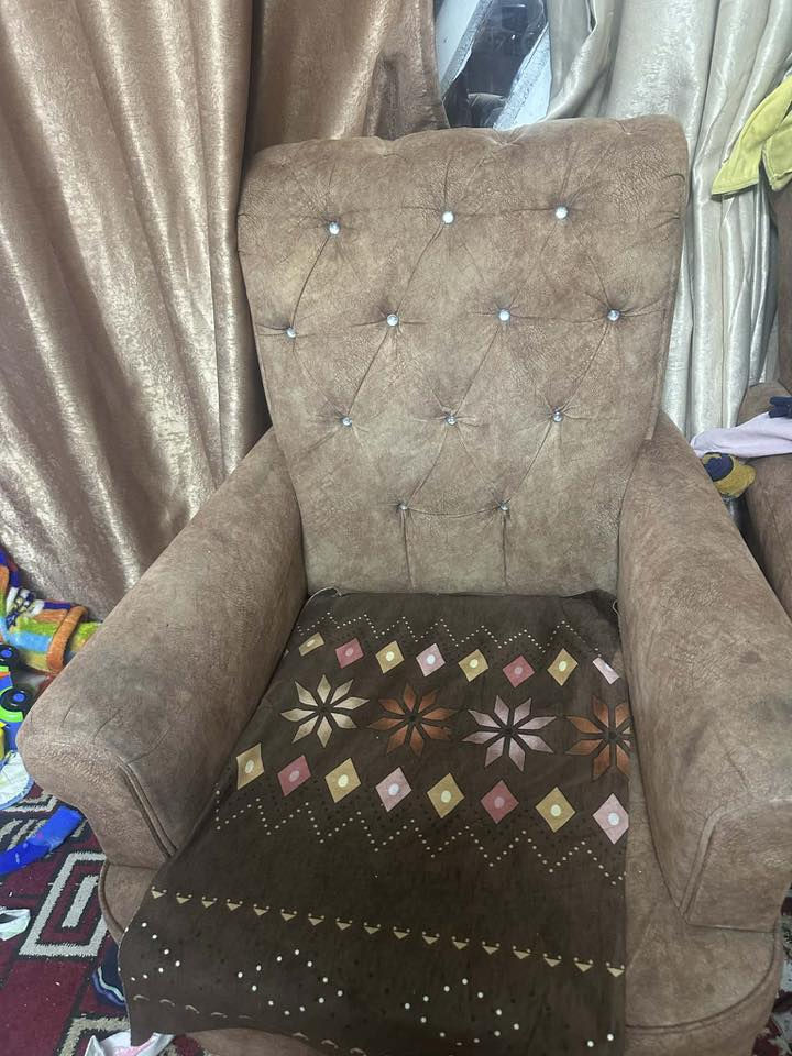 كلهن ب ٢٨٠ تخم عشر مقاعد وميز وكنتور للبيع بيهم اضرار بسيطة موجودة بالصور العنوان حي اور


**إذا كنت صاحب هذا الإعلان وتريد حذفه لأي سبب، رجاءا أرسل رسالة إلى الدعم الفني**