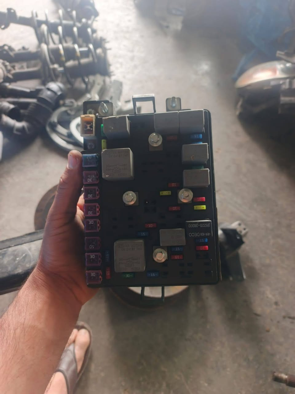 غراض سيراتو تفصيخ حاويه من موديل ٩ الى ١٣ والنترا من ٧الى ١١ يوجد توصيل جميع المحافظات 5000 الاستفساررًالاتصال عل الرقم *********** الحجز واتساب أو اتصال
