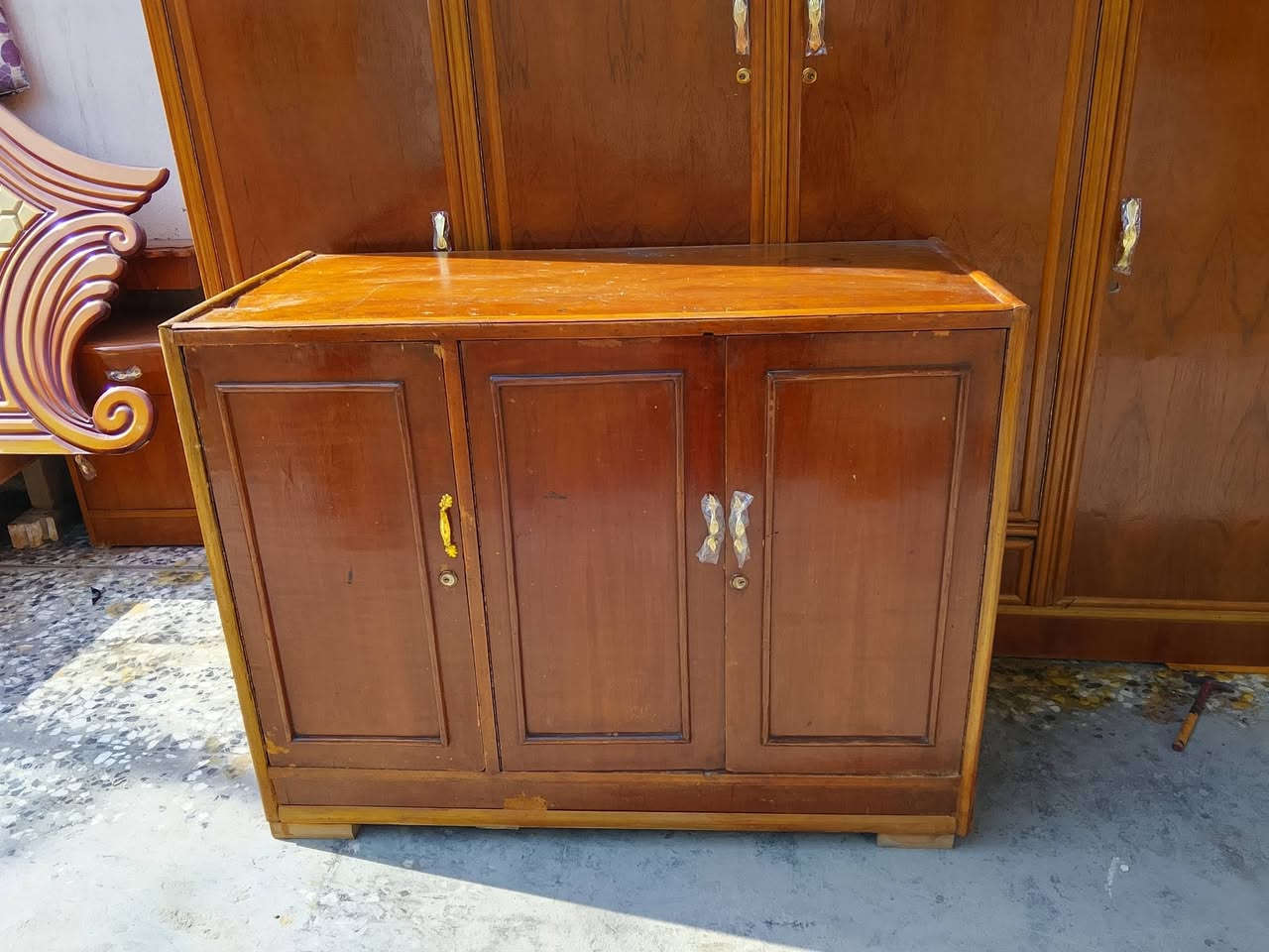 غرفه وكنتور وبوفيه بغداد العبيدي ***********
