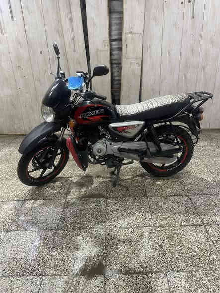 سلام عليكم بوكسر موديل 2022 بدون اوراق اتكفل بيه قانون وعشاير وتاخذه من باب البيت بيه صوت بلمكينه شوي ويرادلهه ترتيب شوفت عينكم السعر 800 وبيه مجال مكاني بغداد حي القاهره ***********
