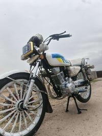 للبيع دراجه سيفان موديل 25محرك 200سونك الاصلي وضع شركة مامتعوبة بعدهة ...