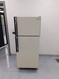 ثلاجه نشنال القديم 18قدم حجم كبير كلش نظيفه تاخذها بشرط اي عيب ما بيها...