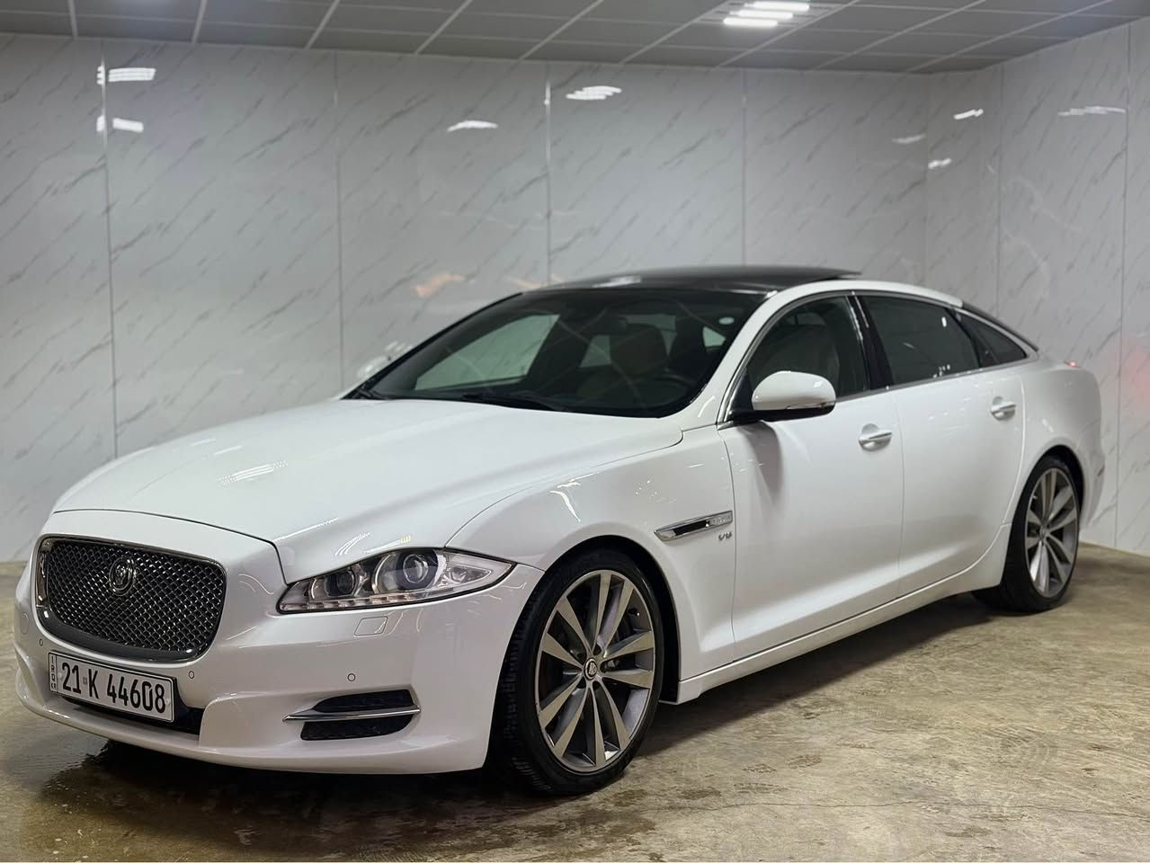 JAGUAR XJL⚜️
‎مودیل2013
109.000KM
✅بدون صبغ
‎فول مواصفات
‎داخل ابیض،كشنات جلد و حار و بارد،بـانوراما،شاشا كبیرە
‎بردە كهربای، صندوق  كهربای،كیر بالسكان،لایتات لید
‎وضع سبورت،الثلج ،بریك كهربای،مركزی،

‎محرك ٦ سلندر سوبرجارج
صفر شركه سردار
‎كلشي بشرت (محرك، كهربائي )✅
سعر140$💵
سلیمانی📍
0773 554 8009📞
……………….……
JAGUAR XJL⚜️
‎مۆدیلی2013
109.000KM
بێ بۆیاخ✅
‎فول مواسەفات
‎نـاو سپی،كوشن جلد و سارد و گەرم، پـانۆراما،شاشە گەورە
‎پەردەی كارەبای،سنوقی كارەبای،گێری پشت سوكان،لایت لید
‎مۆدی سپۆرت و بەفر،برێـكی كارەبای،مەركەزی،ڕاگری نشێوی

‎شەش بستۆنی سۆپەرچارج
‎خـلیجی سفری شەریكەی سەردار
مەكینە و گێر و كارەبای هەمووی بەشەرت✅
سعر140$💵
‎سلێمانی📍
0773 554 8009📞 السليمانية, العراق
