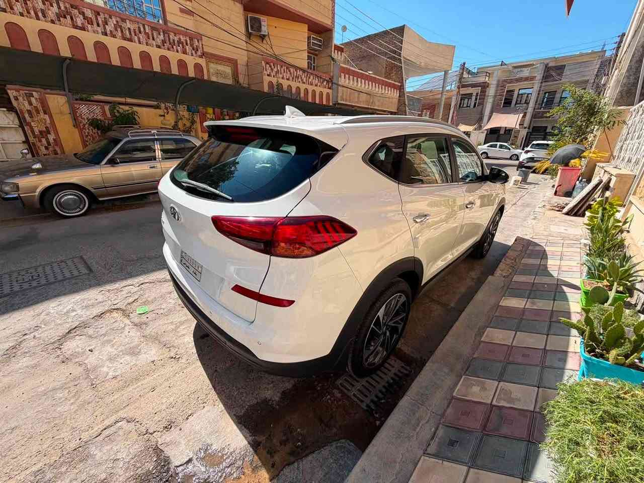 السلام عليكم هونداي توسان ٢٠٢٠خليجي رقم بغداد بأسمي فول ماعده الفتحه بيه ربع البنيد صبغ بدون دواخل ماشيه ٨٠السياره جاهزه بدون اي نقص السعر ١٨٠وبيه مجال مكان السياره بغداد حي الحسين للاستفسار الاتصال***********
