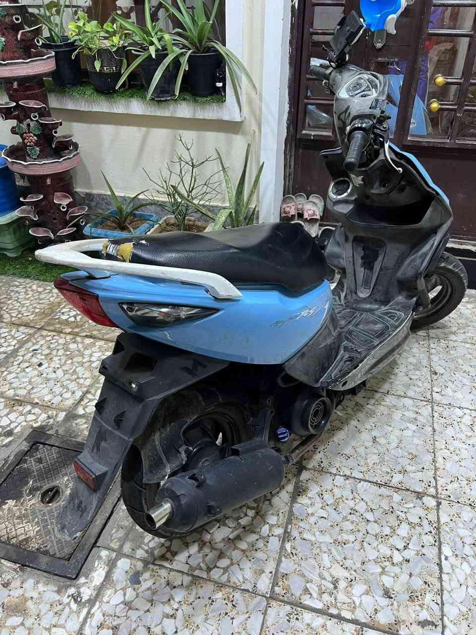 ماكس مضلع
مكينه 49 بلادي نشطة مكفوله
كفراتها بلادي بس الكفر الكدام تعبان 

نقوصاتها بسيطه 
 سلف محترك / شغاله من اول هندر
ستاند وسط 

سعرها 450 وبيها مجال

مكاني بغداد حي القاهرة
***********
