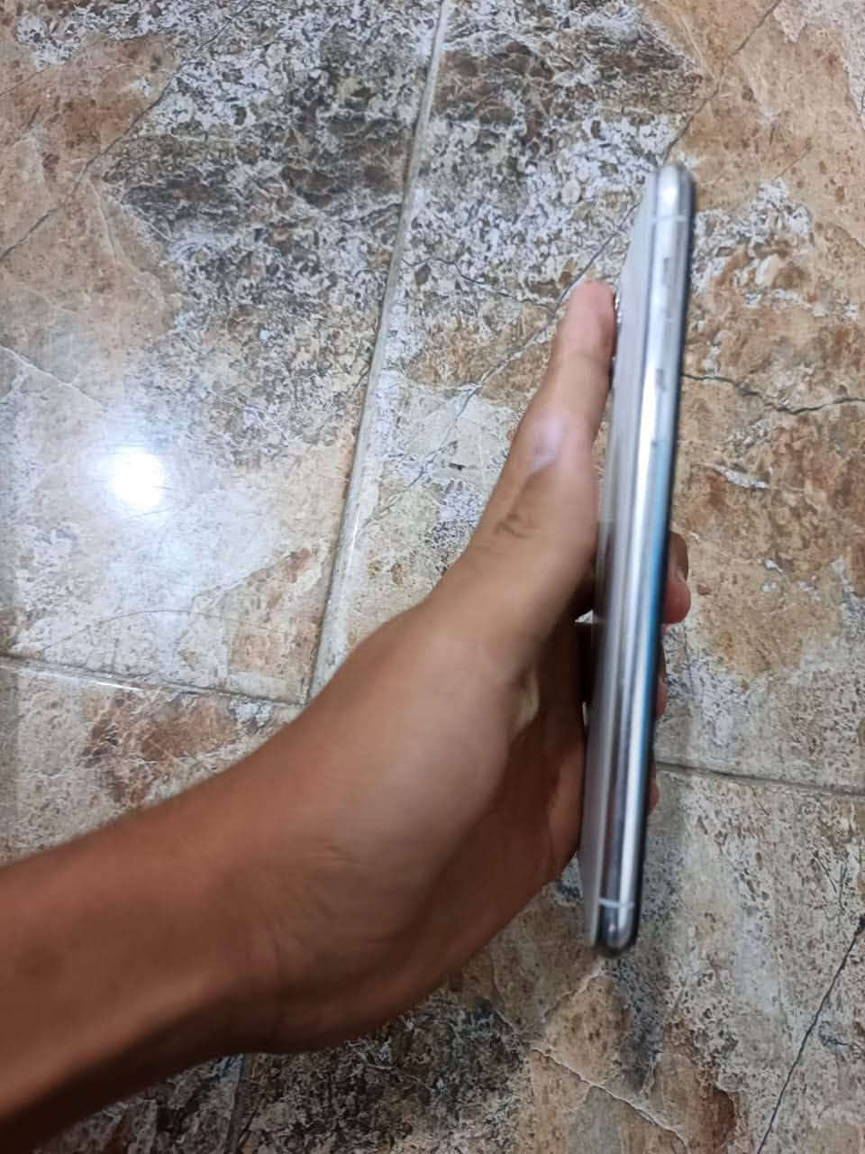 سلام عليكم آيفون ١١برو ماكس وتر جهاز نضيف كلش بلادي ما مفتوحه بي برغي بطاريه٨٤ شحن أنساه مايصرف ابد ذاكره ٢٥٦ اخر تحديث جهاز نضافته٩٩/١٠٠بي فقط نقطه بشاشه كلش صغيره ما تكبر  ومن تخلي انسجام لألوان تضيع نقطه    جهاز لا يعلك ولا يصرف شحن ولا يشكل لمس فوله تاخذه لاي أبو صيانه تفحصه يلا تأخذ كامرات فول  السعر٣٦٥وبي مجال مكاني بغداد لشعله ***********وتساب

