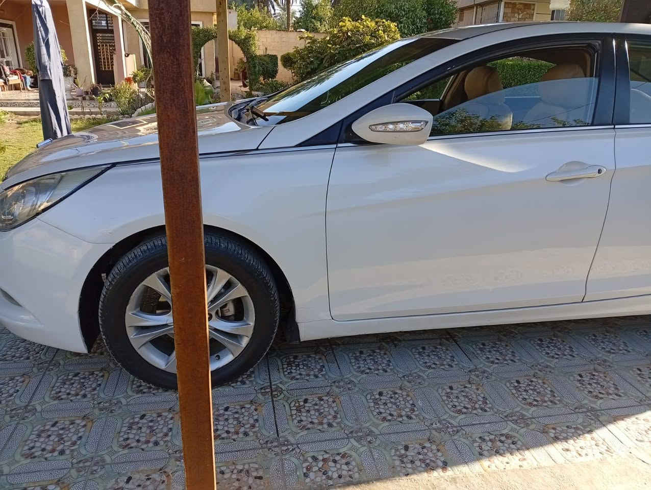 السلام عليكم اعضاء الكروب سوناتا خليجي موديل 2011 محرك 2400 دوش تخم تاير جديد حداديه جديده تحويل ثاني يوم السياره بيها خشونه بلمحرك اثر تأخير دهن السياره احله من الصوره مكان السياره صلاح الدين قضاء بلد مكلف بلنشر وهذا رقم صاحب السياره ***********
