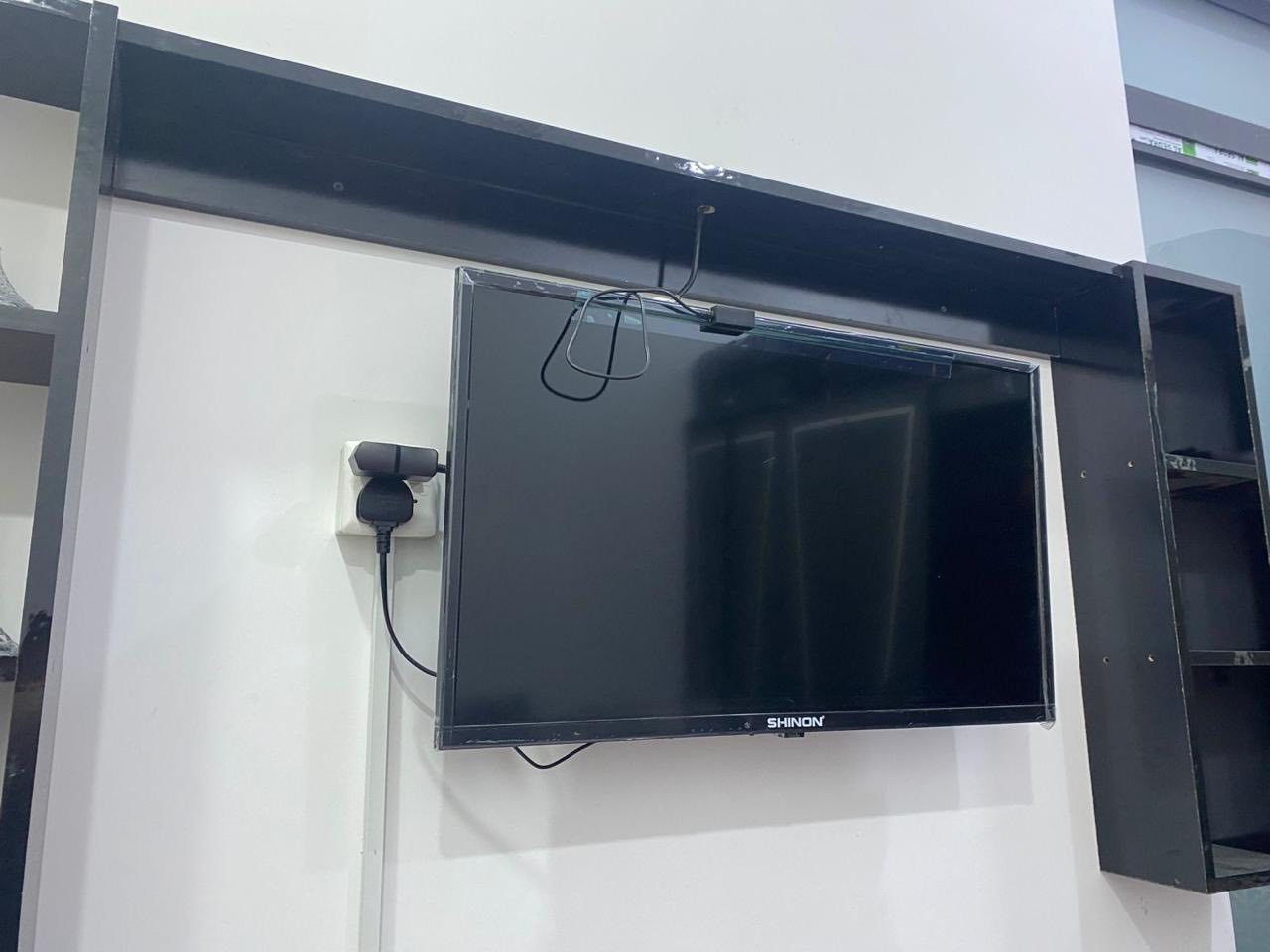 بيع أثاث مستعمل نظيف. بيع مستعجل للتواصل *********** واتساب فقط
