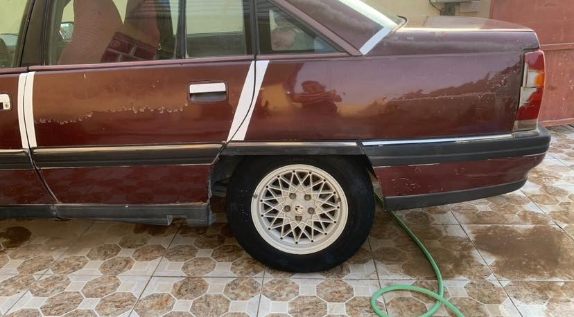 اوبل اوميغا 1991
شرط محرك وكير محركها 2000
كهربائيات كامل شغال 
للاستفسار ***********
