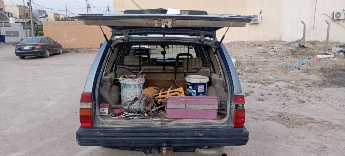 السلام عليكم 

فالفو ستيشن حجم (940) للبيع 

المحرك 6سلندر 

تبريد محتاج غاز 

رقم كربلاء الإنكليزي الجديد +السيارة بأسمي 

كير اوتوماتيك 

بدون ضربة ولا صبغ شبه مكفولة 

جام كهربائي 
 
الرقم:***********. ابو محمد 

المكان :النجف/مجمع بيتي السكني /النداء 

وتواجد على الفيس بوك 
🌹🌹

السعر:40ورقة وبي مجال
