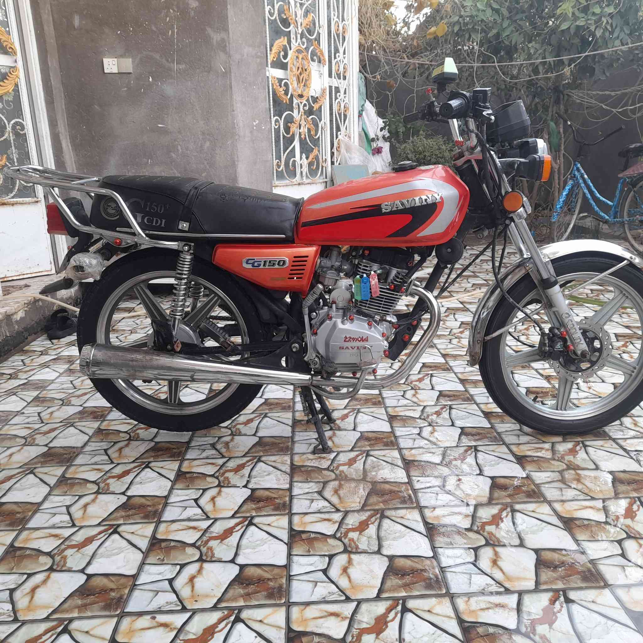 السلام عليكم دراجه سافاني للبيع موديل  21 أوراق اسكنر مكفوله كلشي شغال لايت دبل اشاره  بك لايت هورن سلف بيه ٣ اسويجات محرك ما مفتوح السعر 550 وبيه مجال   تعال بيك خير وتدلل مكان بابل القاسم رقم ***********
