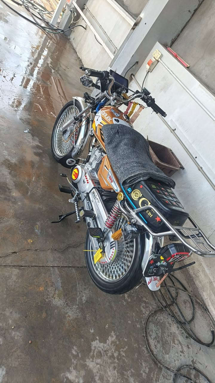 وصل 800
جوا 800ما ابيع شراي يجي خاص 
***********
