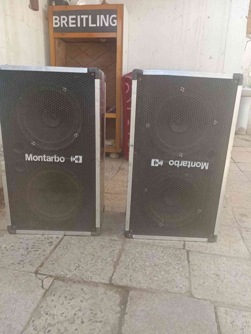 جاسكو 2000 باب اول وضع شركه شرط صوت صده نقاوه زوج سماعات ستخدم قليل مع زوج مايكات مع وايرات مع ستاندات ٧٥٠
صلاح الدين قضاء الدور 
واتساب او ماسنجر 
***********
