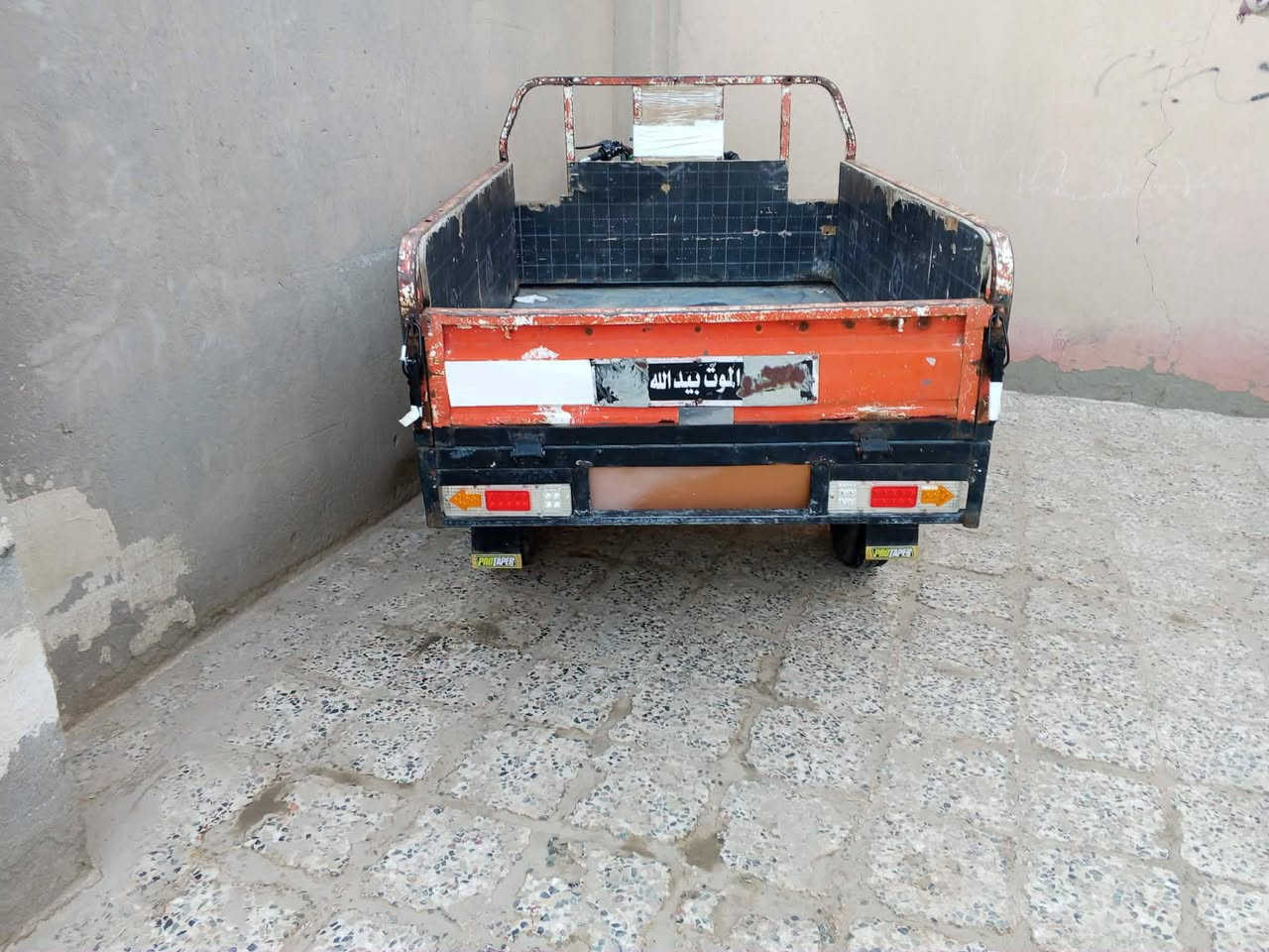 سلام عليكم ستوته وراق البيع  نضيفه محرك ما مفتوح شاصي مكفول بدي نضيف ضفيره سعر مليون ٥٠٠ شراي ينتصل***********

