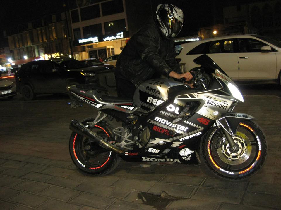 دراجة f4i
عليها صالنصة بروكس اصلية 
راديتر جديد جبته بورقتين حماوته متعبر 90
دراجة نكره كلشي كامل بيه مابيه اي نقص بدون اوراق محرك وكير كفالة 
بس كشر بي شخوط دراجة دراجة مصروف عليه كلش هواي دهن كله موتل وبانزين محسن كهربائيات كاملة

السعر 25 ورقة وبيه مجال قليل
الرقم ***********
العنوان بغداد التاجي
