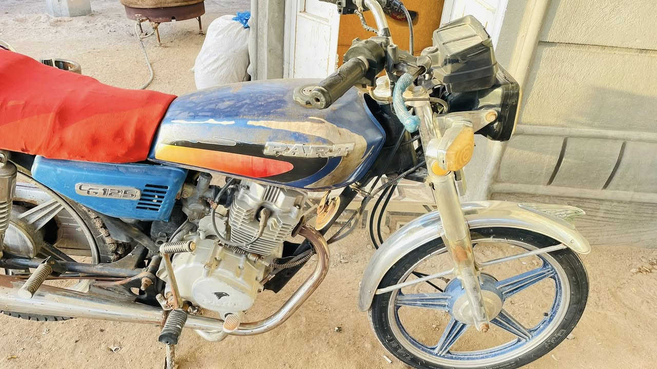 سلام عليكم
دراجة بارت 2016 اوراق كاملة على حسب الاصول للبيع المكان الدير النشوة قرب حقل مجنون سعر 550وبيهة مجال الاتصال***********واتساب
