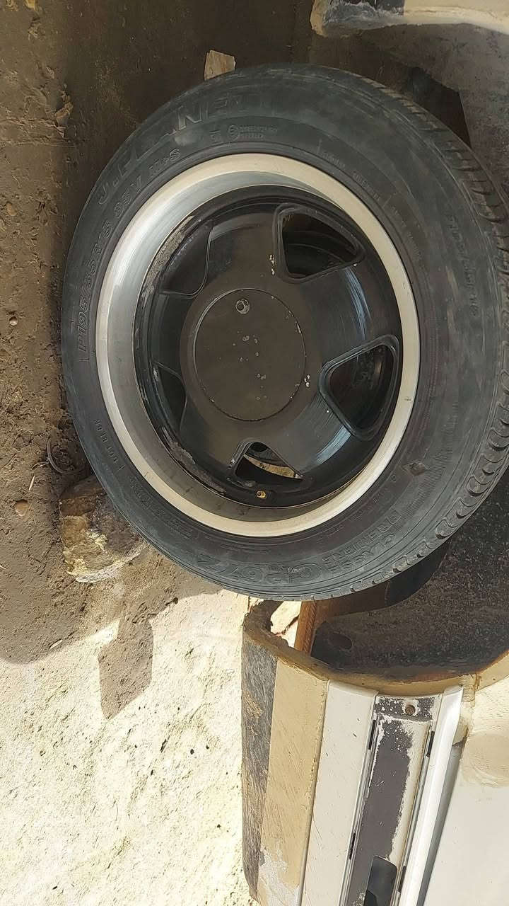 بكلايت زعره نضيف سعر ٧٥ ويل ١٤ معه تخم تاير جديد سعر ٢٠٠ ويل ١٥ معه تخم تاير جديد سعر ٣٠٠ للتواصل ***********
