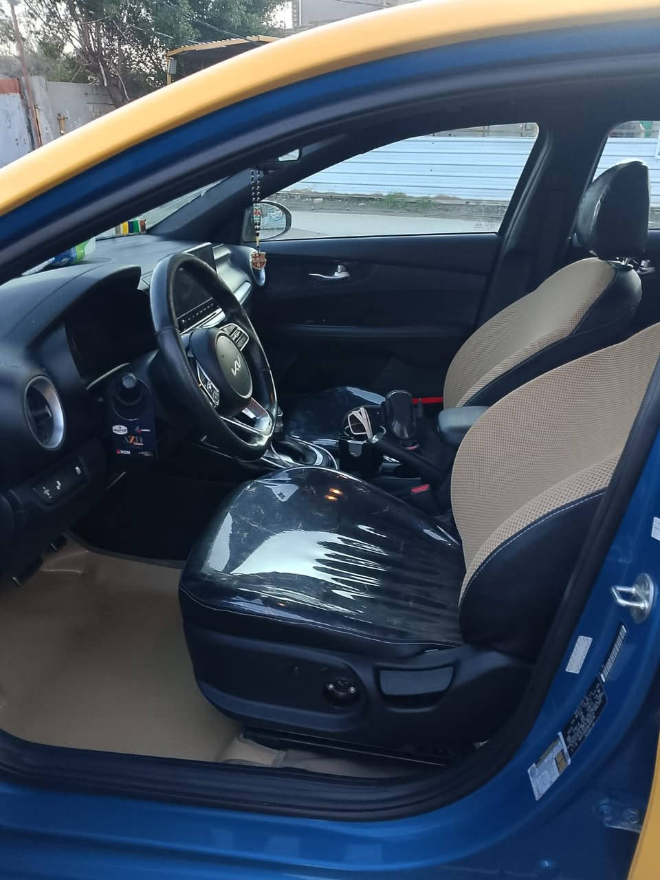 السلام عليكم سياره فورتي 22مكفوله كفاله عامه  للبيع مكان السياره بغداد السعره 135 $ رقم صاحب السياره ***********
