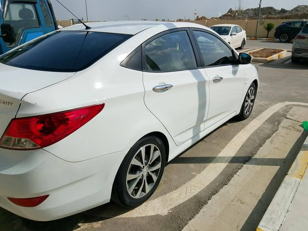 اكسنت مضلع موديل ١٢
مواصفات 
٤دسك 
٥ويلكب 
٥تكوات
سلايت 
تحكمات ستيرن 
شاشه +كاميرا 
رقم جديد وهزه جديده 
محرك شرط +كير شرط 
كل الكهربائيه جاهزه وعليها للسياره ادامه كامله 
طخمها جديد 
تدفئه تبريد كمبريسر جديد 
ملاحظه السياره بيها بارد  وبيها كارت مكانين 
للتواصل والاستفسار 

شرط التحويل !!
السعر ١٠٣وبيها مجال


**إذا كنت صاحب هذا الإعلان وتريد حذفه لأي سبب، رجاءا أرسل رسالة إلى الدعم الفني**