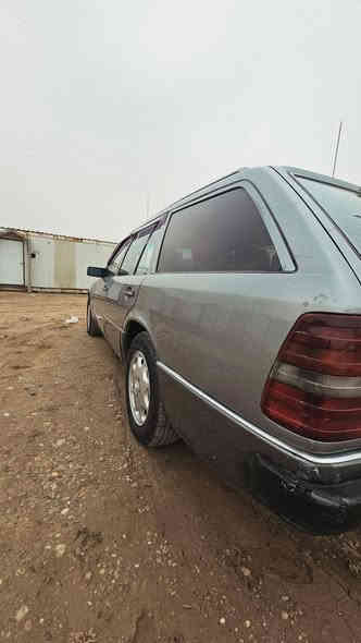 للبيع مرسيدس بنز 300 موديل 1990 – فرصة
سيارة شد بلدها، نظيفة من الداخل والخارج
محرك بلادي على الشرط، أداء ممتاز
مكـانيك 100٪ بدون أي صرف
تخم تاير جديد
حدادية 90٪
تشغيل يومي – جاهزة للمستخدم فوراً
مكان سياره بغداد  = سعر 58 وبيه مجال   
***********
