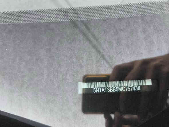 Rouge sv 2021

2 dargai sakn blad gorawa

Be naw grtin
Airbag shan 

V.4 / 2.5 be torbo
4x4

Sanawei nweya

55 hazar mile chua

Nrx/ 19800 $

0750 581 68 75 أربيل
