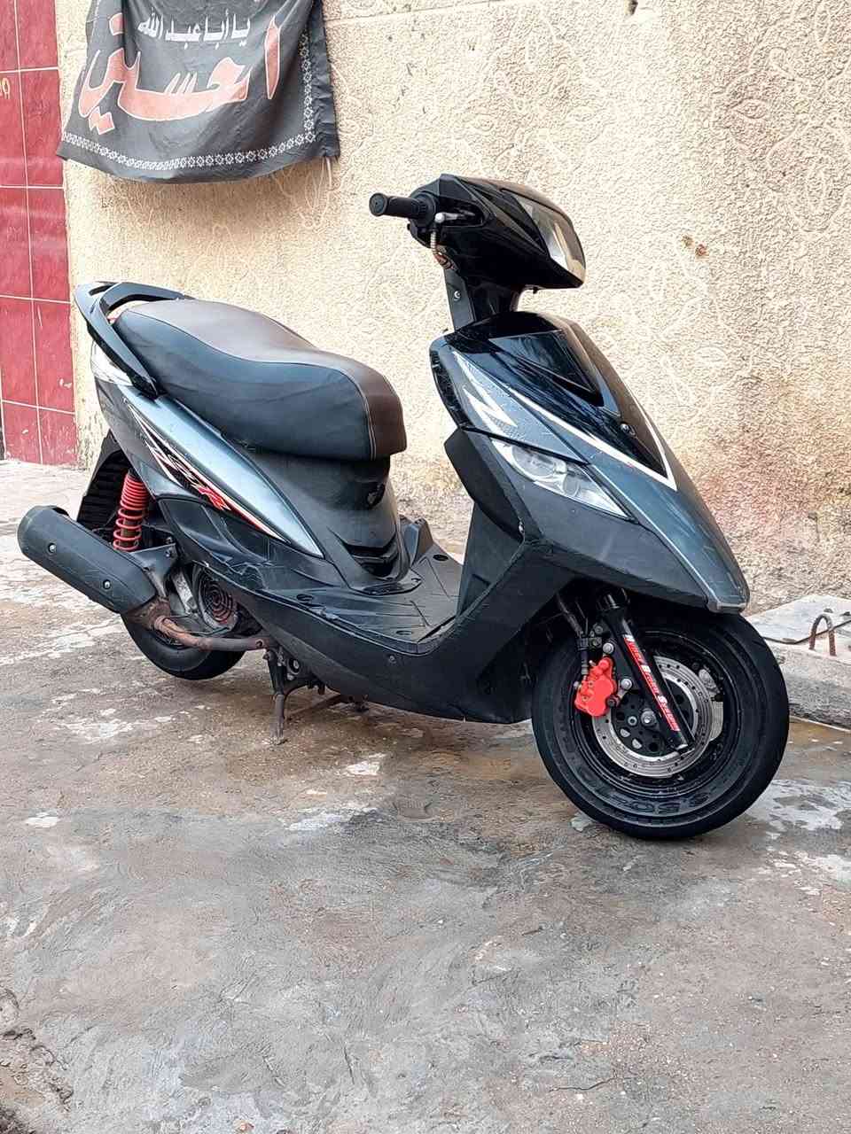 سلام عليكم للبيع دراجه ماكس ثعلب موديل 2006 الدراجة جديده المكينه بل جيس برغي ما مفتوح بيه الدراجه شلعه ومعدل تشك الكاع الدراجة  سعر الدراجة 850 وبيه مجال للطيبين بشهر ال11 طلعت من الرمبه والماكاتبه موجوده مكان الدراجه بغداد الشعله 
رقمي واتساب ***********
