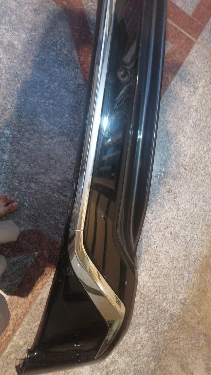 سلام عليكم غراض لاندكروز موديل ١٦ شباك ولحيه امامي وخلفي ونيكلات تخم مال مازد واقيات خلفي اصليات كلهن اصليات كلهن ب١٥٠ الف وبيهن مجال هاتف ***********بغداد
