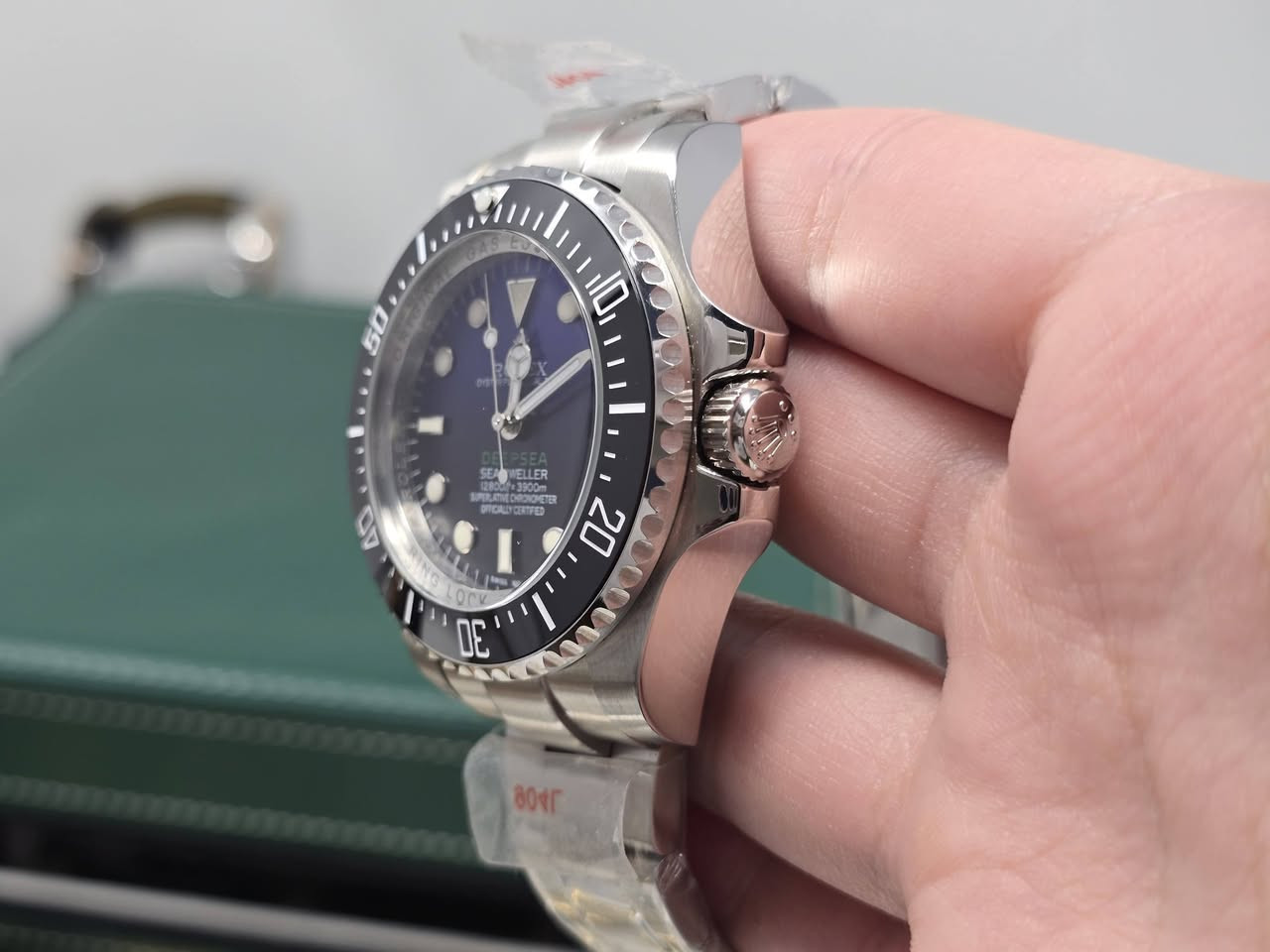 (((مزاد يبدأ من 60 ألف ينتهي ب 6 صباحًا)))
ساعه ماركه.......  من أمازون 
ماكنه اوتماتيك  لون مينا مميز 
ضد الماء وزن ثقيل رنك دوار 
أميال وأرقام لامنوس القطعه كامل ختومات 
قفل سلايد يتكبر ويصغر قفل بحري ((تفاصيل داخل فيديو))
مكاني كربلاء (متوفر توصيل)


**إذا كنت صاحب هذا الإعلان وتريد حذفه لأي سبب، رجاءا أرسل رسالة إلى الدعم الفني**