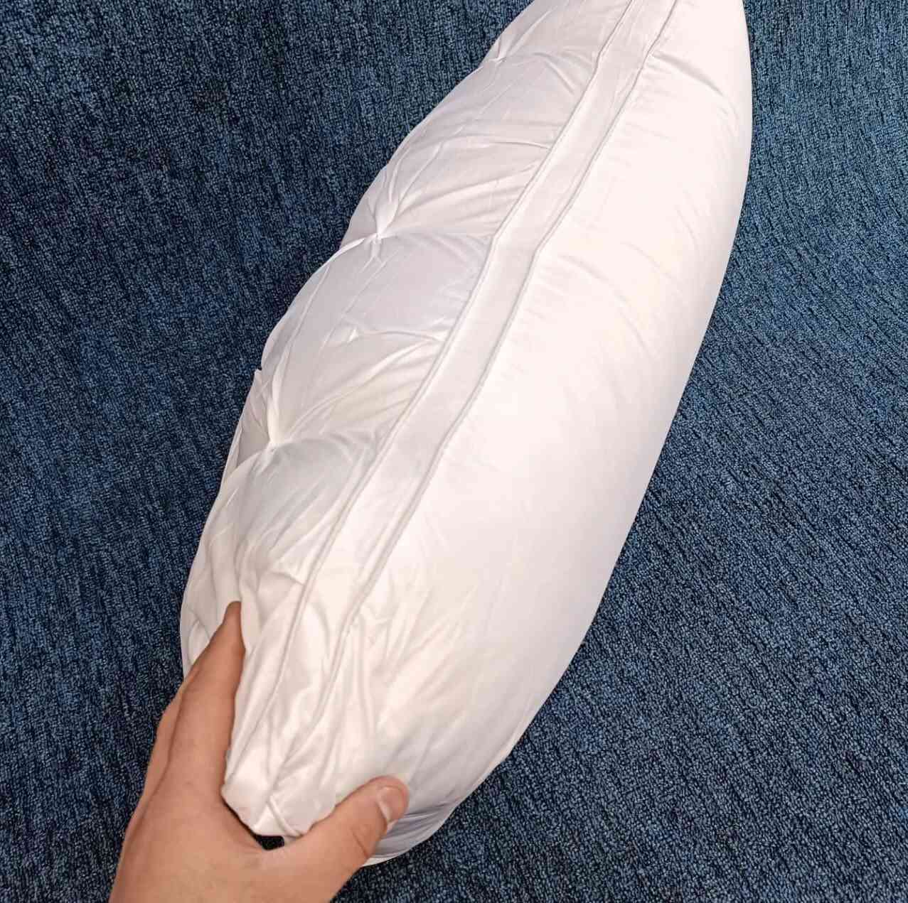 ⚜️عروضنا مع داڤانا للمفروشات
  
مخدة طبي ديباج 

السعر : 12 ألف فقط 💫💫💫

مخدة طبية مريحة مصممة لدعم الرأس والرقبة بشكل صحيح أثناء النوم، تساعد على تقليل آلام الرقبة والكتف وتمنحك نومًا هادئًا ومريحًا.
حشوة ناعمة ومتوازنة تحافظ على شكلها لفترة طويلة، مع قماش خارجي ناعم ولطيف على البشرة وقابل للغسل.
مثالية للنوم اليومي وتناسب جميع أوضاع النوم (على الظهر أو الجنب).
خيار عملي لكل من يبحث عن الراحة وجودة النوم الأفضل

للحجز وألاستفسار : واتساب أو خاص 
***********

توصيل قطعة داخل كربلاء 3000
لكل القطعه المحافضات  5000 

خصم 10‎%‎ على طلبكم الثاني 

#مفروشات #ديكور_المنزل #اثاث_منزلي #اناقة_البيت #ديكور_راقي تصميم_داخلي افكار_ديكور اثاث_راقي بيت_الاحلام تجهيز_المنزل
مفروشات_العراق اثاث_عراقي عروض_العراق ديكور_عراقي كربلاء النجف بغداد الحلة البصرة السماوة الناصرية
توصيل_مجاني عروض_خاصة خصومات افتح_بيتك_بذوق البيت_الراقي الراحة_تبدأ_من_البيت ستايلك_يبدأ_من_البيت
