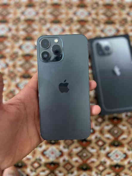 iPhone 13 Pro Max
ذاكرة 256 
أمريكي 
بطارية ٩٢
الجهاز نظيف 
رقم صاحب الموبايل 
***********
