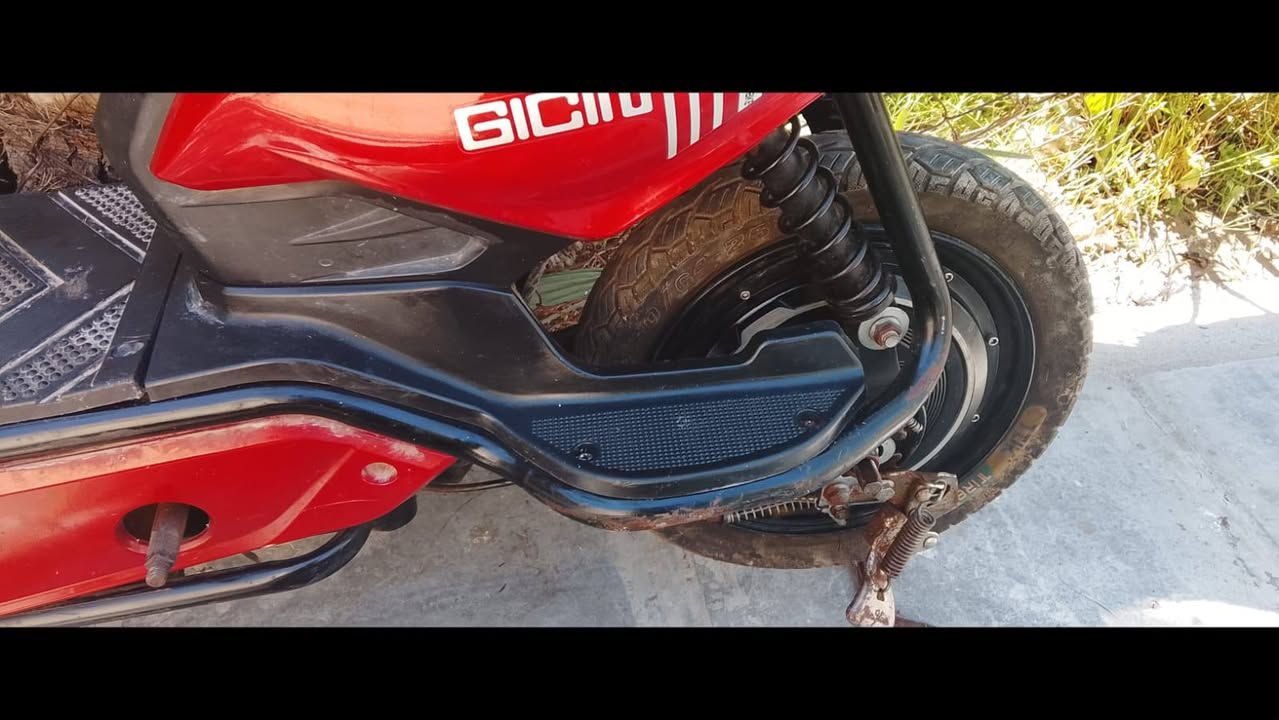 السلام عليكم  دراجه شحن للبيع عوزه بس باتريات سعر خاص متوفر علق وراسلك


**إذا كنت صاحب هذا الإعلان وتريد حذفه لأي سبب، رجاءا أرسل رسالة إلى الدعم الفني**